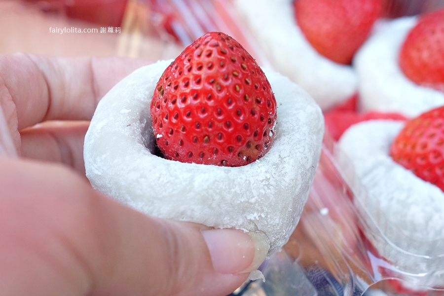 不老客家麻糬。爆紅到日韓!一粒12元的老牌麻糬掀排隊潮,現場人潮完全止不住! @蹦啾♥謝蘿莉 La vie heureuse 不老客家麻糬。爆紅到日韓!一粒12元的老牌麻糬掀排隊潮,現場人潮完全止不住! @蹦啾♥謝蘿莉 La vie heureuse