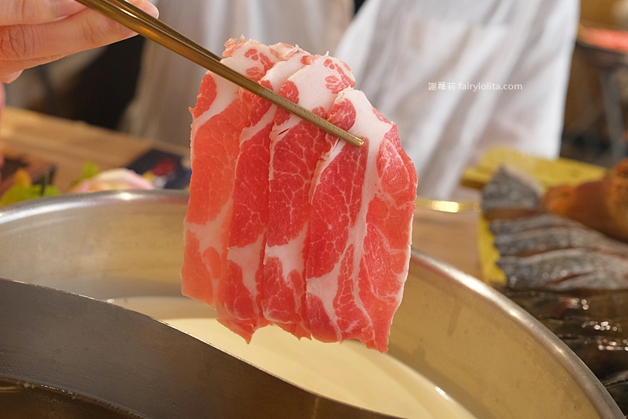 藏王極上鍋物（中壢店）。價格瘋狂下殺僅此一檔！稀巨型霸王麵包蟹，日本A5和牛，母親節夢幻套餐期間限定！ @蹦啾♥謝蘿莉 La vie heureuse