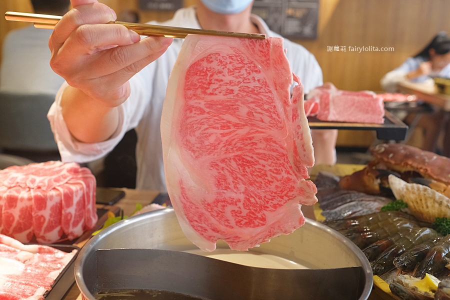 藏王極上鍋物（中壢店）。價格瘋狂下殺僅此一檔！稀巨型霸王麵包蟹，日本A5和牛，母親節夢幻套餐期間限定！ @蹦啾♥謝蘿莉 La vie heureuse