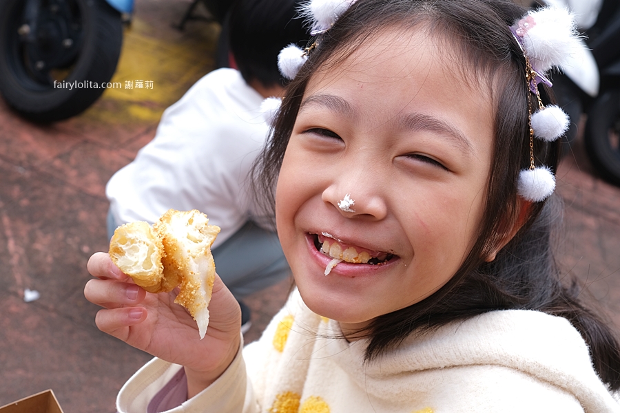 油條麻吉 ( 金門油條 )。期間限定「草莓油條尬麻糬」，想吃先等三小時！ @蹦啾♥謝蘿莉 La vie heureuse