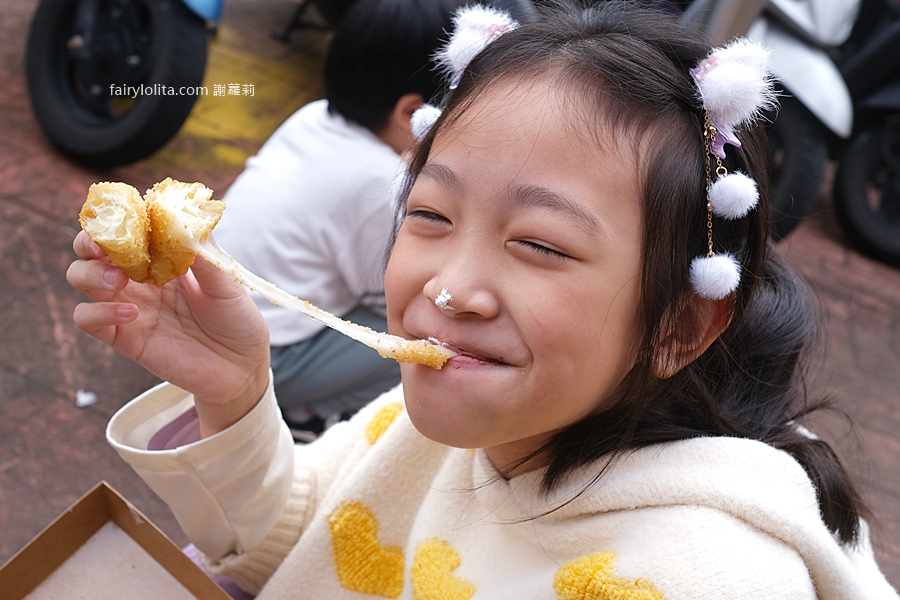 油條麻吉 ( 金門油條 )。期間限定「草莓油條尬麻糬」，想吃先等三小時！ @蹦啾♥謝蘿莉 La vie heureuse