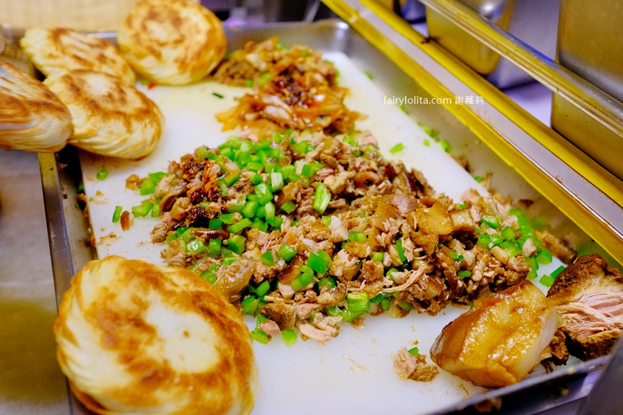 珍味坊肉夾饃（原珍味坊風味涼皮）。50元開吃！巨無霸爆餡「肉夾饃」出爐秒殺！ @蹦啾♥謝蘿莉 La vie heureuse