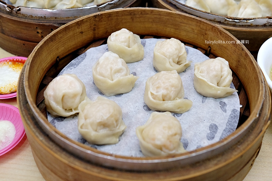 瑞元蒸餃。挑戰全台最便宜蒸餃，必點蝦仁口味、塞進整隻蝦！ @蹦啾♥謝蘿莉 La vie heureuse