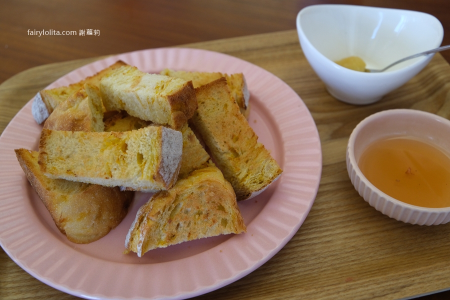 愛蜂園。新竹親子景點推薦 150元暢遊養蜂園，免費送蜂蜜再吃精緻蜂蜜下午茶！ @蹦啾♥謝蘿莉 La vie heureuse