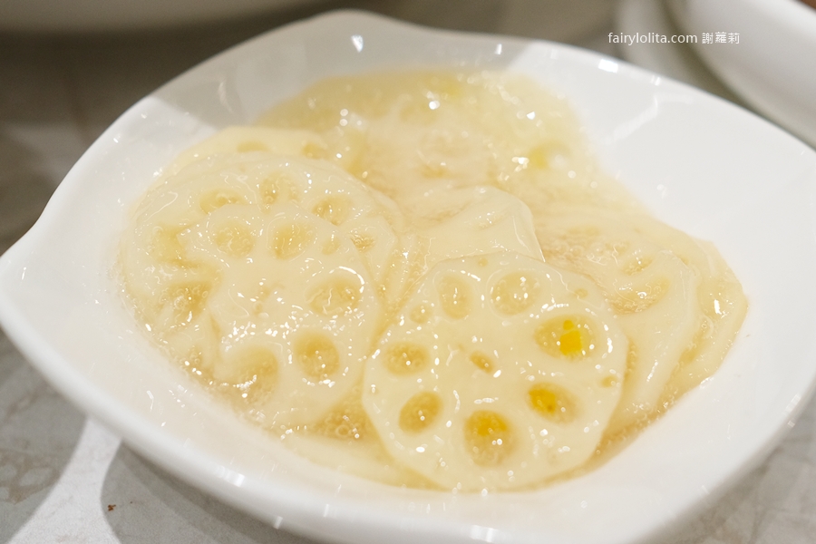 狂一鍋酸菜魚（台北西門店）。最強「酸辣魚」號稱一等3小時，一營業人潮就爆滿！ @蹦啾♥謝蘿莉 La vie heureuse