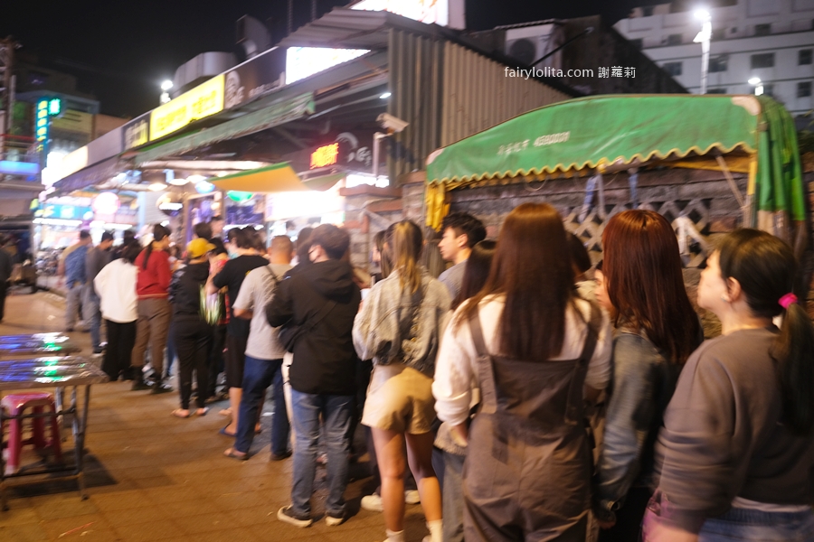 日寶蔥油餅/餡餅。中壢夜市美食百百種，在地人推這間絕對是NO.1！