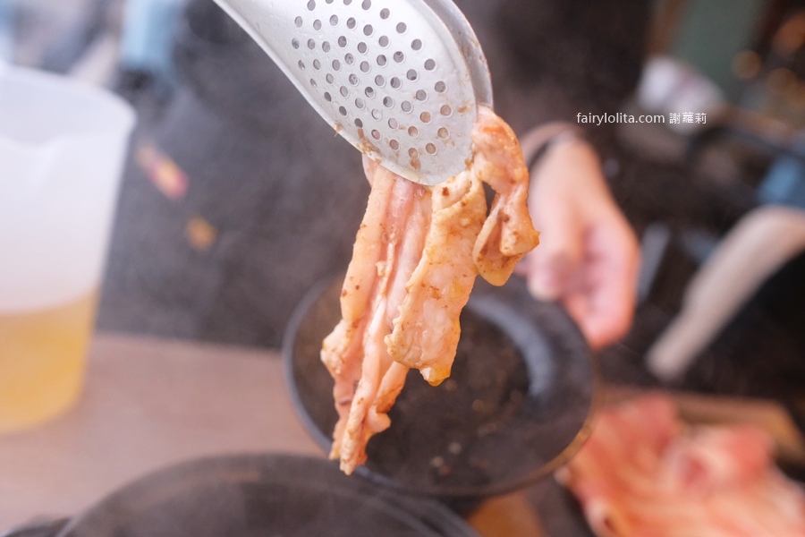 肉多多火鍋-淡水中正店。268元無限時吃到飽！超過70種食材吃免驚，打卡再送你肉盤！ @蹦啾♥謝蘿莉 La vie heureuse