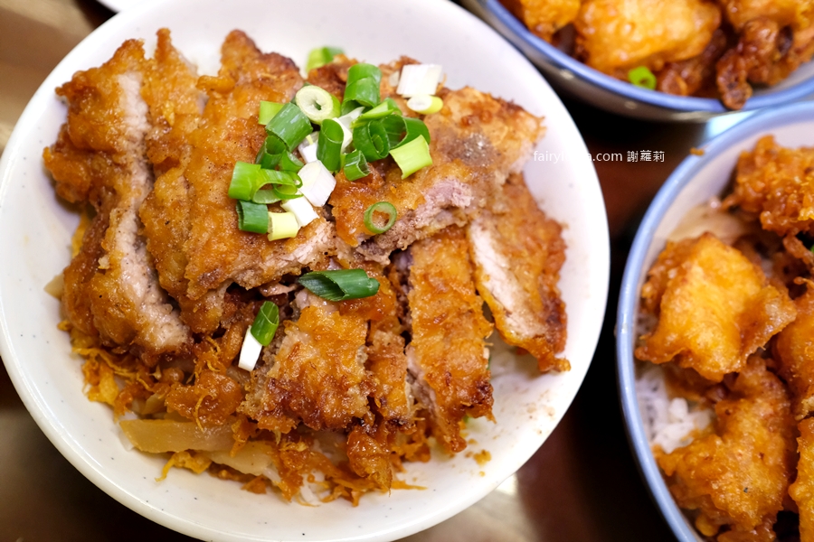 緣味食堂。地點曝光！桃園爆量炸雞飯一碗只要80元！ @蹦啾♥謝蘿莉 La vie heureuse