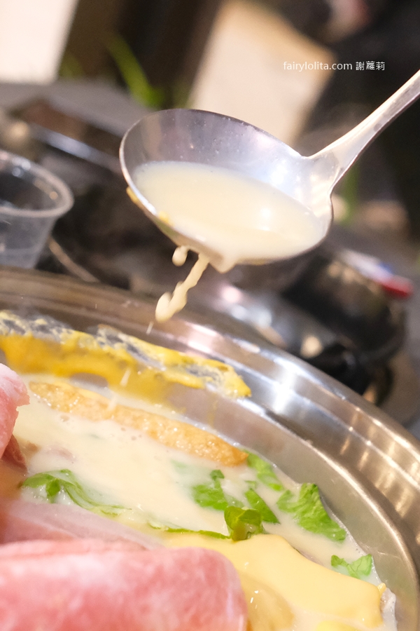 逸小鍋（楊梅店）。170元開吃，超過30種鍋物任你選，還有免費自助吧！ @蹦啾♥謝蘿莉 La vie heureuse