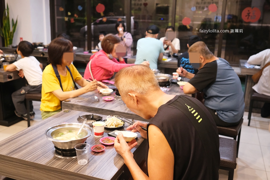 逸小鍋（楊梅店）。170元開吃，超過30種鍋物任你選，還有免費自助吧！ @蹦啾♥謝蘿莉 La vie heureuse