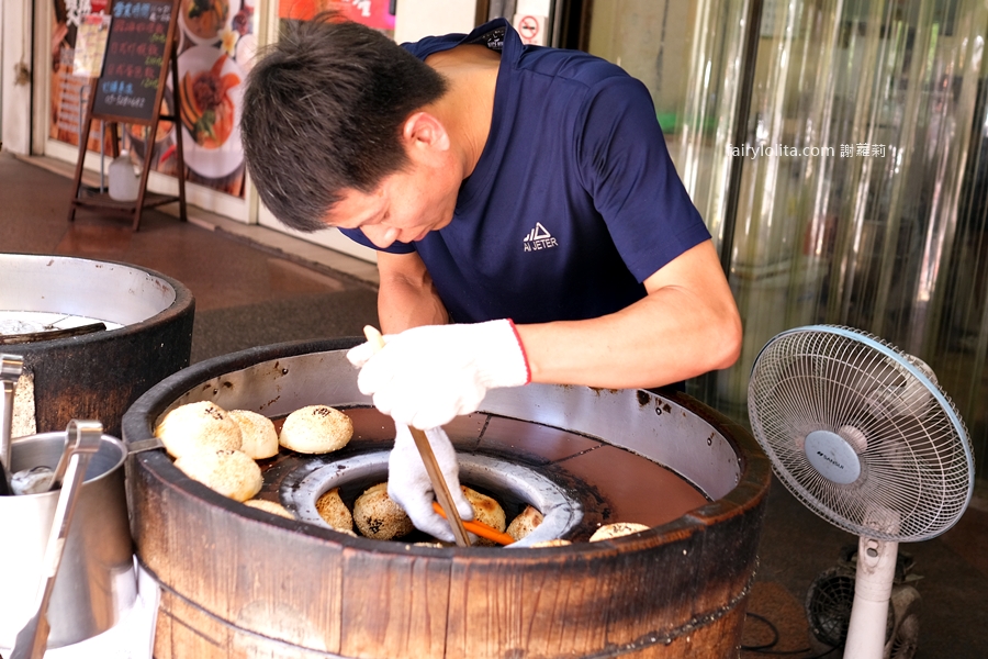 丞祖胡椒餅新竹北門店。上過日本雜誌的爆汁胡椒餅！外國觀光客來台指名要吃！ @蹦啾♥謝蘿莉 La vie heureuse
