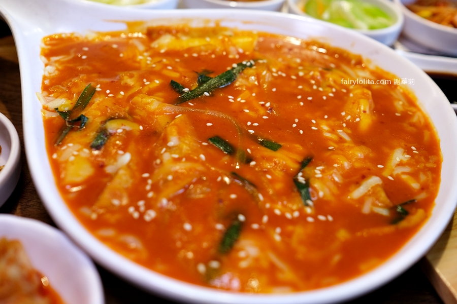 釜山順豆腐。230元起爽吃韓式30年老店！免費飲料喝到飽！ @蹦啾♥謝蘿莉 La vie heureuse