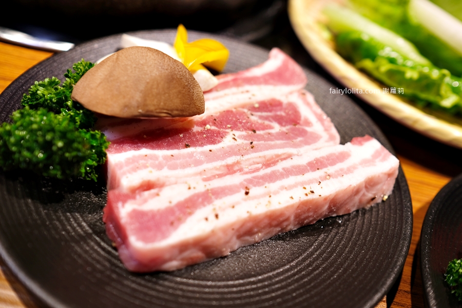 ABV Bar &#038; Kitchen 韓式餐酒館。韓式烤肉只要150元？！厚切豬五花超罪惡，根本吃飽飽等級！ @蹦啾♥謝蘿莉 La vie heureuse