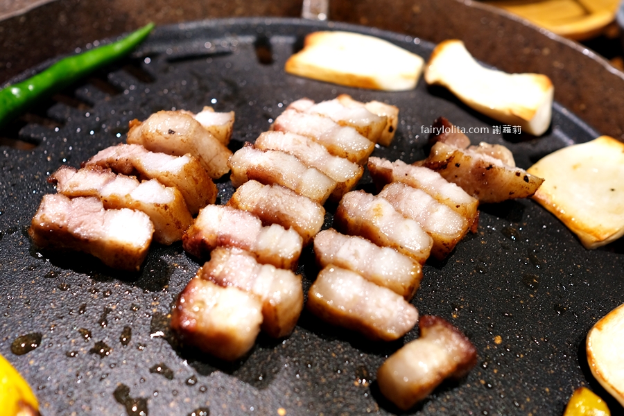 ABV Bar &#038; Kitchen 韓式餐酒館。韓式烤肉只要150元？！厚切豬五花超罪惡，根本吃飽飽等級！ @蹦啾♥謝蘿莉 La vie heureuse