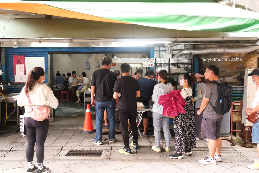 彰化肉圓（安東街肉圓）。大排長龍只為搶這一粒！2小時完售老闆直接拉鐵門！ @蹦啾♥謝蘿莉 La vie heureuse