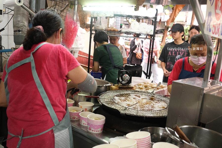 彰化肉圓（安東街肉圓）。大排長龍只為搶這一粒！2小時完售老闆直接拉鐵門！ @蹦啾♥謝蘿莉 La vie heureuse
