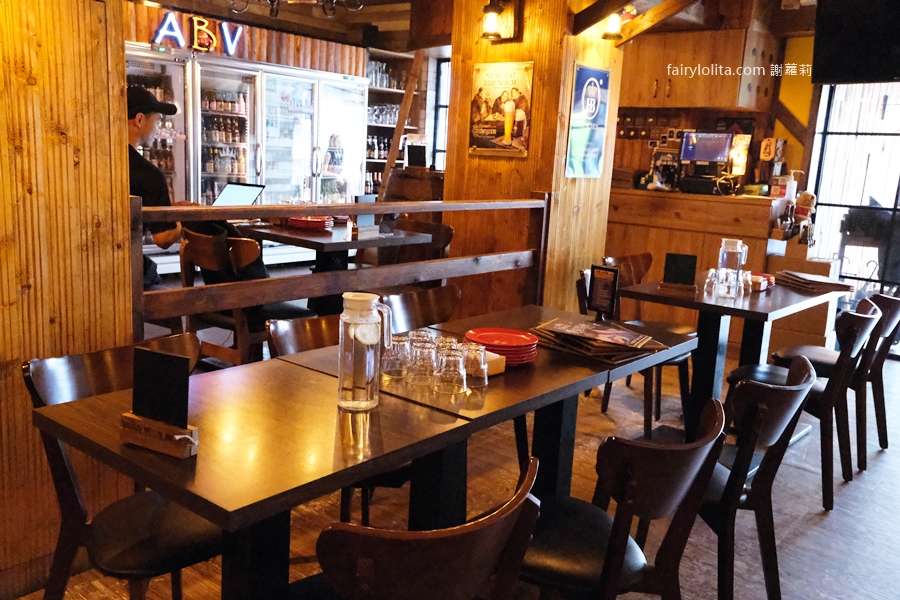 ABV Bar &#038; Kitchen美式餐酒館。精釀控+吃貨的天堂！300+啤酒搭配狂嗑美食，超滿足！ @蹦啾♥謝蘿莉 La vie heureuse