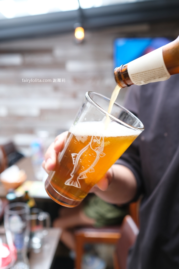 ABV Bar &#038; Kitchen美式餐酒館。精釀控+吃貨的天堂！300+啤酒搭配狂嗑美食，超滿足！ @蹦啾♥謝蘿莉 La vie heureuse