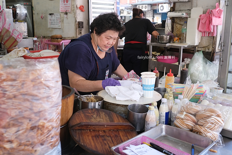 太和豆漿。一紅50年!早餐界地表最強,超巨「無敵海景饅頭蛋」比臉還要大! @蹦啾♥謝蘿莉 La vie heureuse 太和豆漿。一紅50年!早餐界地表最強,超巨「無敵海景饅頭蛋」比臉還要大! @蹦啾♥謝蘿莉 La vie heureuse