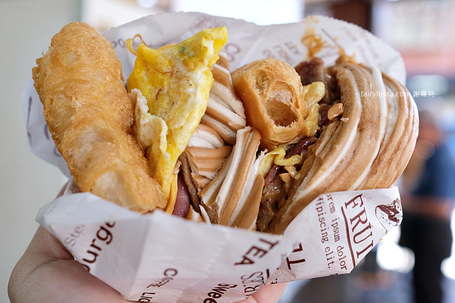 太和豆漿。一紅50年!早餐界地表最強,超巨「無敵海景饅頭蛋」比臉還要大! @蹦啾♥謝蘿莉 La vie heureuse 太和豆漿。一紅50年!早餐界地表最強,超巨「無敵海景饅頭蛋」比臉還要大! @蹦啾♥謝蘿莉 La vie heureuse