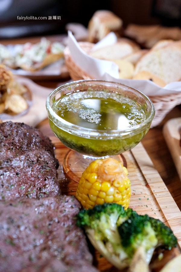 ABV Bar &#038; Kitchen 加勒比海餐酒館 竹北旗艦店。一次挑戰300支精釀啤酒？！竹北聚會餐廳霸主地點曝光！ @蹦啾♥謝蘿莉 La vie heureuse