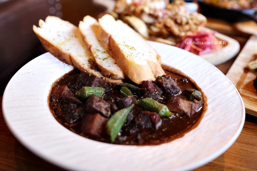 ABV Bar &#038; Kitchen 加勒比海餐酒館 竹北旗艦店。一次挑戰300支精釀啤酒？！竹北聚會餐廳霸主地點曝光！ @蹦啾♥謝蘿莉 La vie heureuse