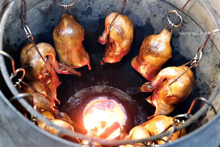 澤香香烤鴨。烤鴨界的霸主!就算有預約也要等上2小時! @蹦啾♥謝蘿莉 La vie heureuse 澤香香烤鴨。烤鴨界的霸主!就算有預約也要等上2小時! @蹦啾♥謝蘿莉 La vie heureuse