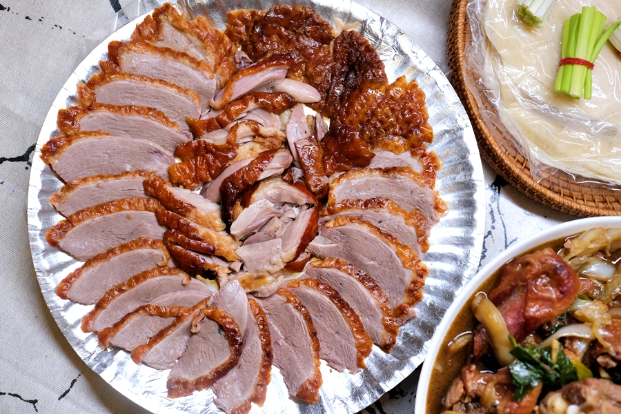 澤香香烤鴨。烤鴨界的霸主!就算有預約也要等上2小時! 澤香香烤鴨。烤鴨界的霸主!就算有預約也要等上2小時!