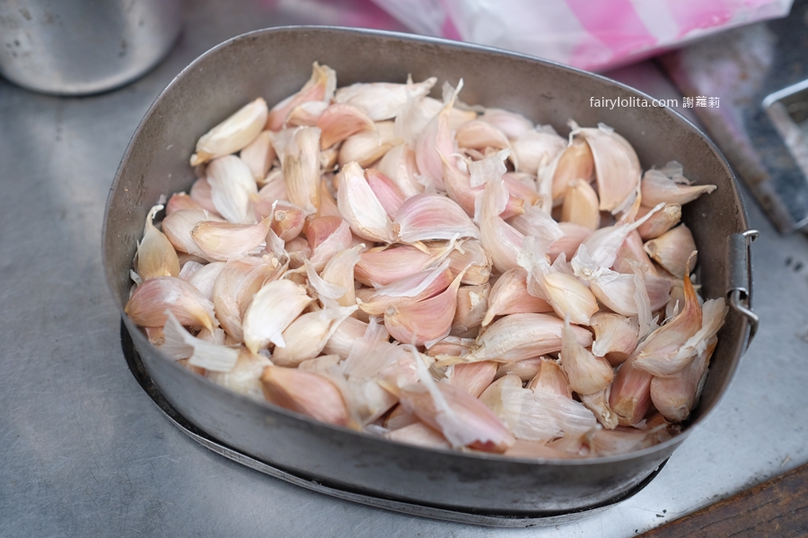 阿菊炭烤香腸攤。限時3.5小時狂搶!鐵皮屋傳奇阿婆烤香腸地點終於曝光! @蹦啾♥謝蘿莉 La vie heureuse 阿菊炭烤香腸攤。限時3.5小時狂搶!鐵皮屋傳奇阿婆烤香腸地點終於曝光! @蹦啾♥謝蘿莉 La vie heureuse