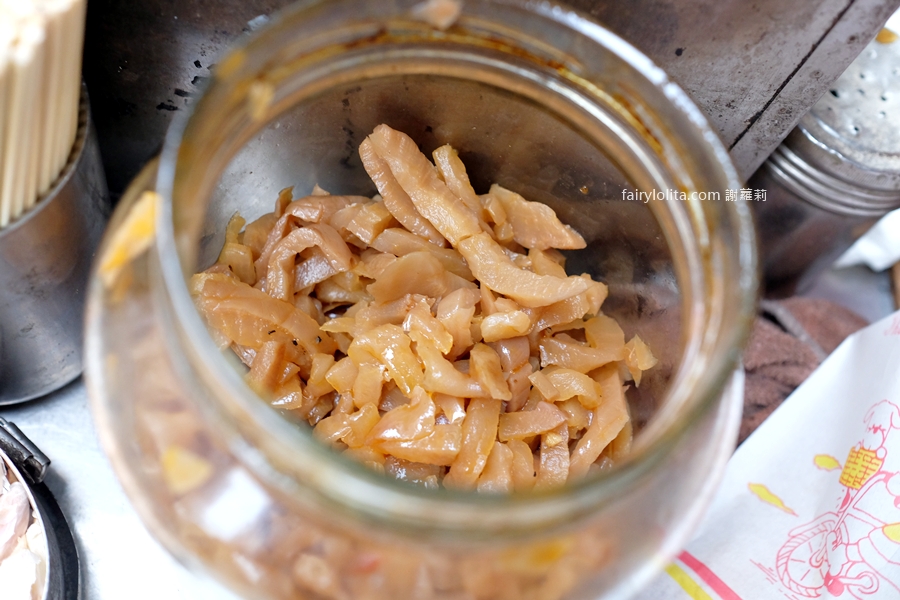 阿菊炭烤香腸攤。限時3.5小時狂搶!鐵皮屋傳奇阿婆烤香腸地點終於曝光! @蹦啾♥謝蘿莉 La vie heureuse 阿菊炭烤香腸攤。限時3.5小時狂搶!鐵皮屋傳奇阿婆烤香腸地點終於曝光! @蹦啾♥謝蘿莉 La vie heureuse