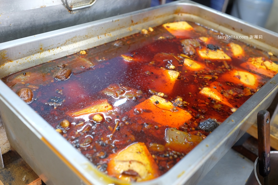 三元鵝肉小吃。爽嗑超頂鵝腿肉＋脆皮臭豆腐超酥！在地人激推隱藏版組合！ @蹦啾♥謝蘿莉 La vie heureuse