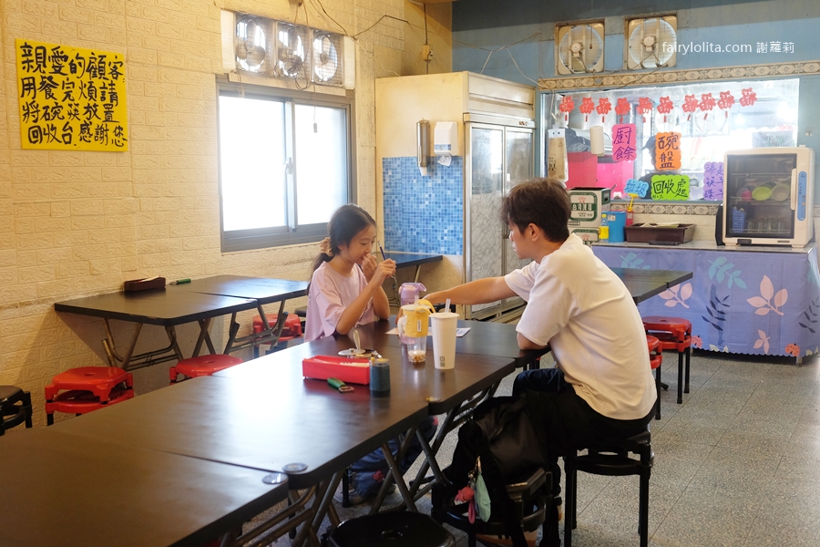 三元鵝肉小吃。爽嗑超頂鵝腿肉＋脆皮臭豆腐超酥！在地人激推隱藏版組合！ @蹦啾♥謝蘿莉 La vie heureuse