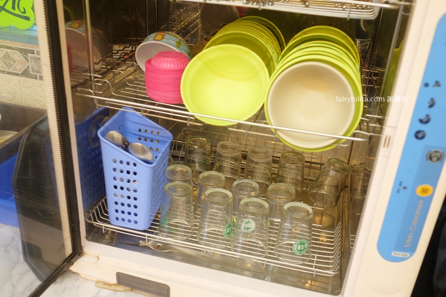 三元鵝肉小吃。爽嗑超頂鵝腿肉＋脆皮臭豆腐超酥！在地人激推隱藏版組合！ @蹦啾♥謝蘿莉 La vie heureuse