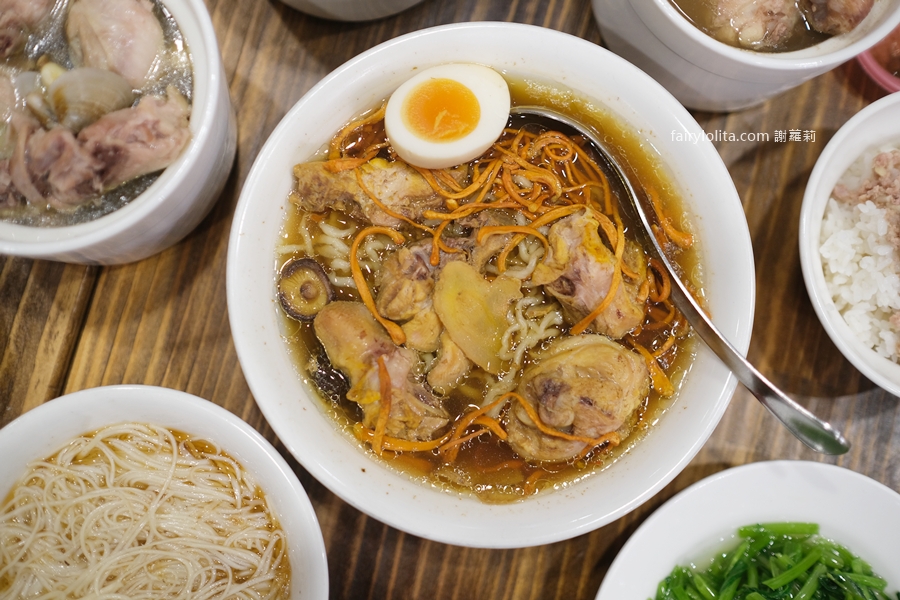 元氣十盅 | 台G店創始店。20 年雞湯名店再進化!10+ 種湯頭一次喝到爽! @蹦啾♥謝蘿莉 La vie heureuse 元氣十盅 | 台G店創始店。20 年雞湯名店再進化!10+ 種湯頭一次喝到爽! @蹦啾♥謝蘿莉 La vie heureuse