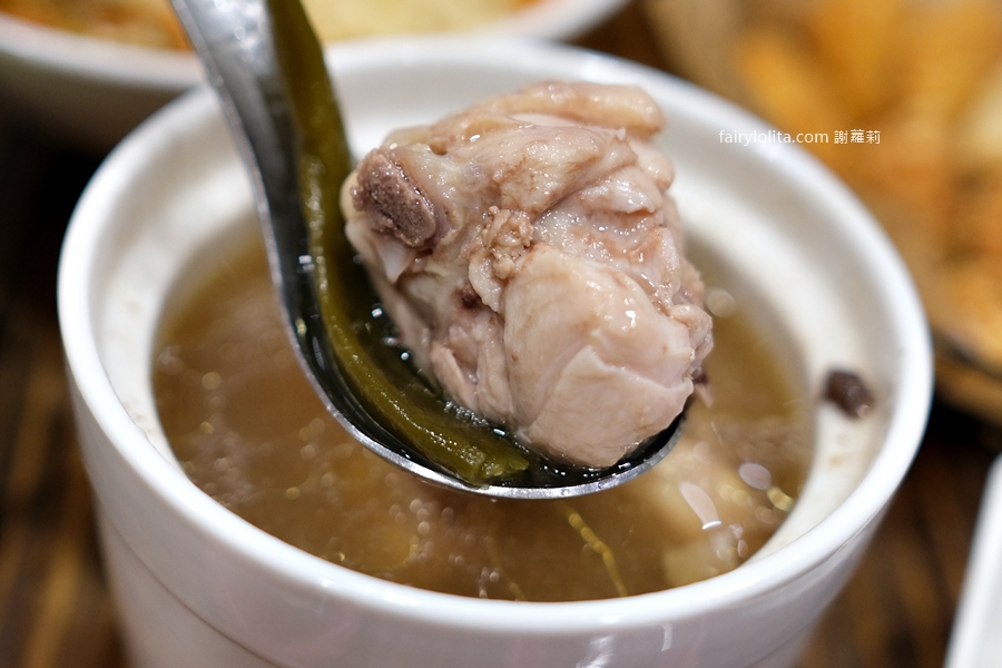 元氣十盅 | 台G店創始店。20 年雞湯名店再進化！10+ 種湯頭一次喝到爽！ @蹦啾♥謝蘿莉 La vie heureuse