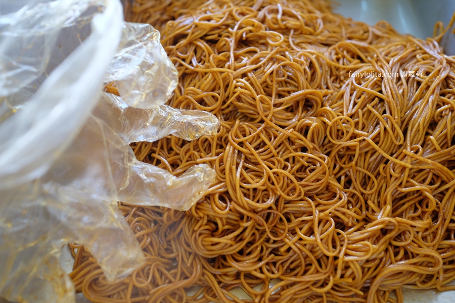 秀蘭台達辣麵。銅板價吃超巨辣麵！60元爽翻天，CP值直接爆表！ @蹦啾♥謝蘿莉 La vie heureuse