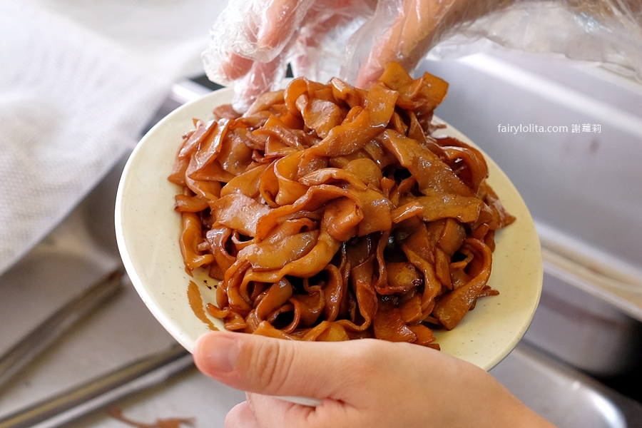 秀蘭台達辣麵。銅板價吃超巨辣麵！60元爽翻天，CP值直接爆表！ @蹦啾♥謝蘿莉 La vie heureuse