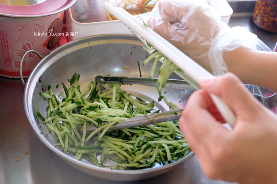 秀蘭台達辣麵。銅板價吃超巨辣麵！60元爽翻天，CP值直接爆表！ @蹦啾♥謝蘿莉 La vie heureuse