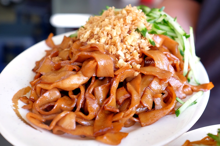 秀蘭台達辣麵。銅板價吃超巨辣麵！60元爽翻天，CP值直接爆表！ @蹦啾♥謝蘿莉 La vie heureuse