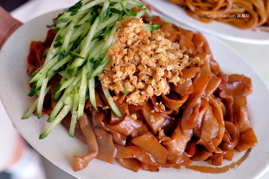 秀蘭台達辣麵。銅板價吃超巨辣麵！60元爽翻天，CP值直接爆表！ @蹦啾♥謝蘿莉 La vie heureuse