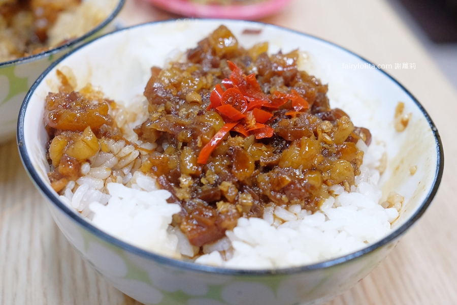 丑霸臭臭鍋。天花板滷肉飯免費爽嗑！150元吃到崩潰，火鍋+自助吧全都無限續！ @蹦啾♥謝蘿莉 La vie heureuse