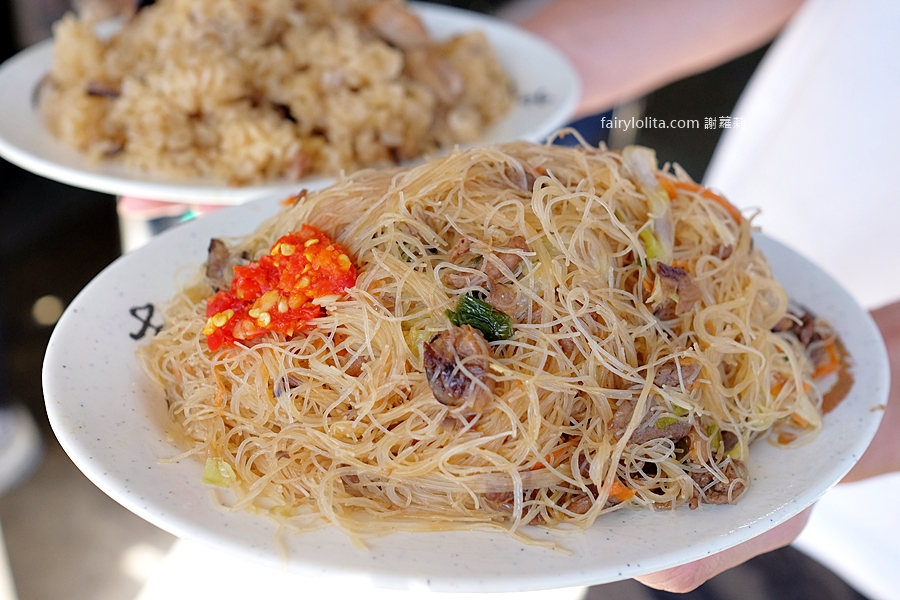 真好味。網友跪求地址!鐵皮屋神級油飯6點開賣、爆速賣光太誇張! @蹦啾♥謝蘿莉 La vie heureuse 真好味。網友跪求地址!鐵皮屋神級油飯6點開賣、爆速賣光太誇張! @蹦啾♥謝蘿莉 La vie heureuse