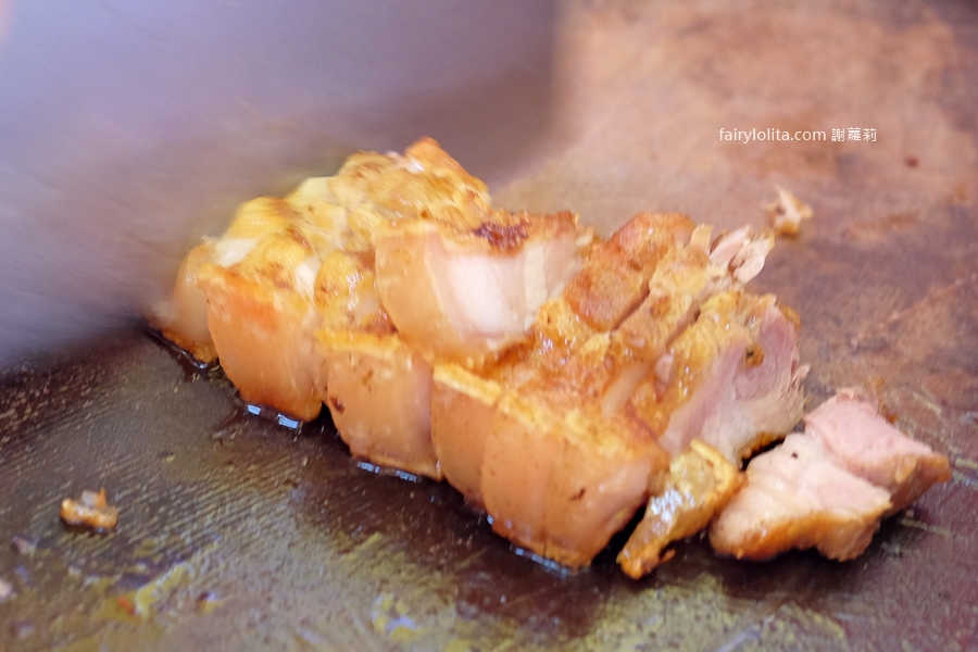 惠發便當。滿到蓋不起來！烤鴨便當100元起、每天狂售幾百顆！ @蹦啾♥謝蘿莉 La vie heureuse