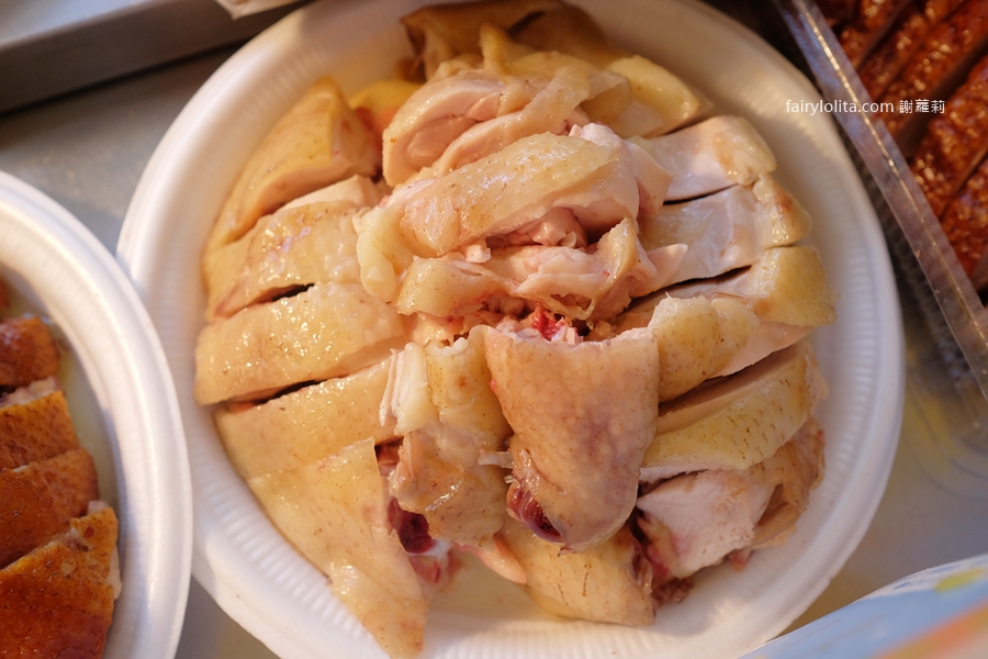 惠發便當。滿到蓋不起來！烤鴨便當100元起、每天狂售幾百顆！ @蹦啾♥謝蘿莉 La vie heureuse