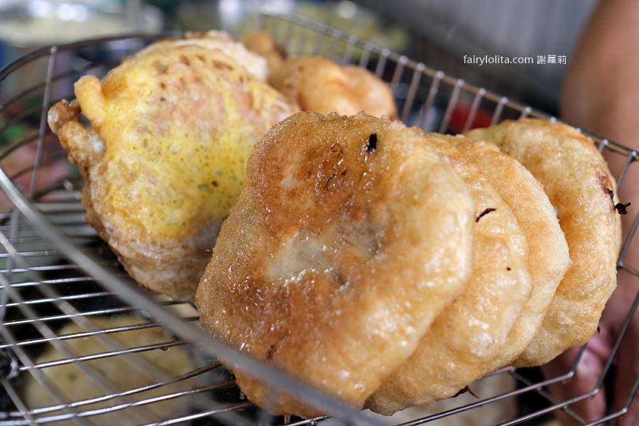 發財車餡餅。新竹最難買餡餅?隱藏版超低調鐵皮屋只賣 4 小時,咬下去竟然直接爆汁! @蹦啾♥謝蘿莉 La vie heureuse 發財車餡餅。新竹最難買餡餅?隱藏版超低調鐵皮屋只賣 4 小時,咬下去竟然直接爆汁! @蹦啾♥謝蘿莉 La vie heureuse