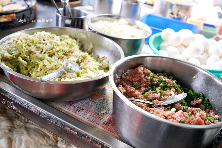 發財車餡餅。新竹最難買餡餅?隱藏版超低調鐵皮屋只賣 4 小時,咬下去竟然直接爆汁! @蹦啾♥謝蘿莉 La vie heureuse 發財車餡餅。新竹最難買餡餅?隱藏版超低調鐵皮屋只賣 4 小時,咬下去竟然直接爆汁! @蹦啾♥謝蘿莉 La vie heureuse