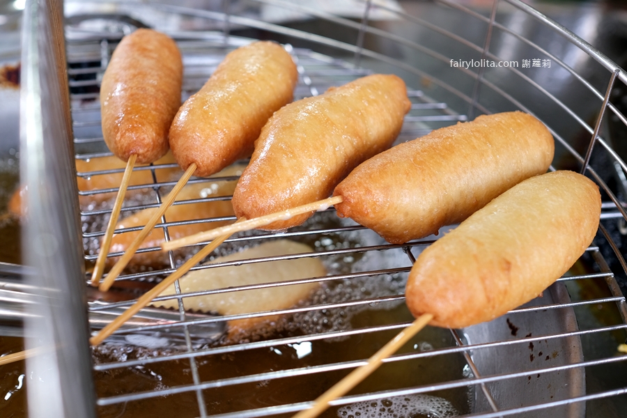 發財車餡餅。新竹最難買餡餅?隱藏版超低調鐵皮屋只賣 4 小時,咬下去竟然直接爆汁! @蹦啾♥謝蘿莉 La vie heureuse 發財車餡餅。新竹最難買餡餅?隱藏版超低調鐵皮屋只賣 4 小時,咬下去竟然直接爆汁! @蹦啾♥謝蘿莉 La vie heureuse