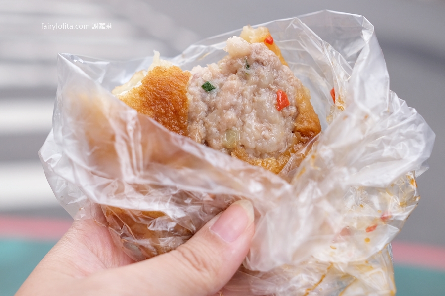 發財車餡餅。新竹最難買餡餅？隱藏版超低調鐵皮屋只賣 4 小時，咬下去竟然直接爆汁！ @蹦啾♥謝蘿莉 La vie heureuse