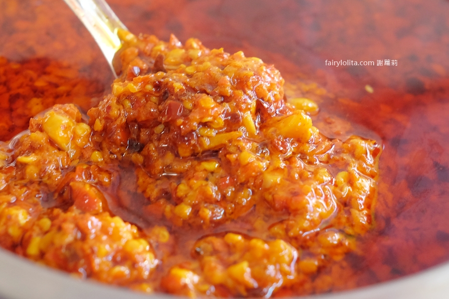 惠發便當。滿到蓋不起來！烤鴨便當100元起、每天狂售幾百顆！ @蹦啾♥謝蘿莉 La vie heureuse