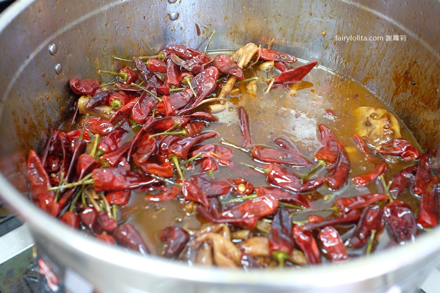 追蕾醬香黑鴨(中壢火車站)。吃過一次回不去!真的狂爽~四川滷味一口下去直接上癮! @蹦啾♥謝蘿莉 La vie heureuse 追蕾醬香黑鴨(中壢火車站)。吃過一次回不去!真的狂爽~四川滷味一口下去直接上癮! @蹦啾♥謝蘿莉 La vie heureuse